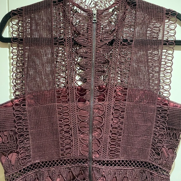 Bardot Lace Dress - Picture 6 of 9